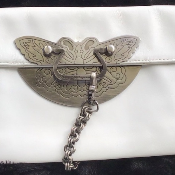 VTG Y2K CBGB WHITE 100% LEATHER BAG~SILVER BUTTERFLY CLASP & CHAIN~DENIM LINING - Picture 3 of 9